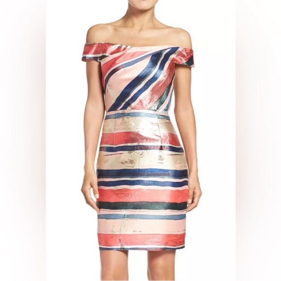Adrianna Papell Dresses & Skirts - Adrianna Papell Gold Leaf Jacquard Sheath Dress
Size 14